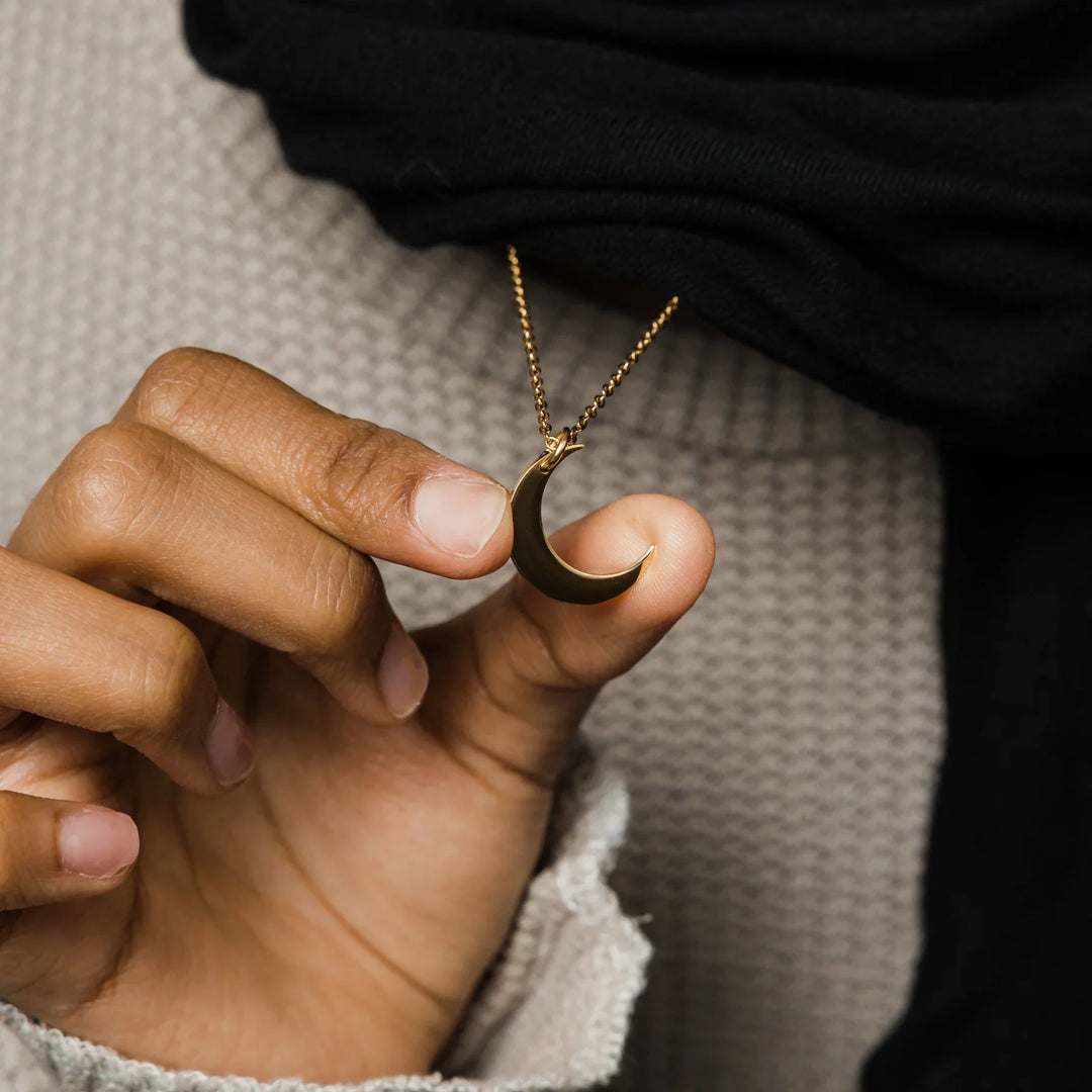 Qalbiya Nurani Crescent Necklace