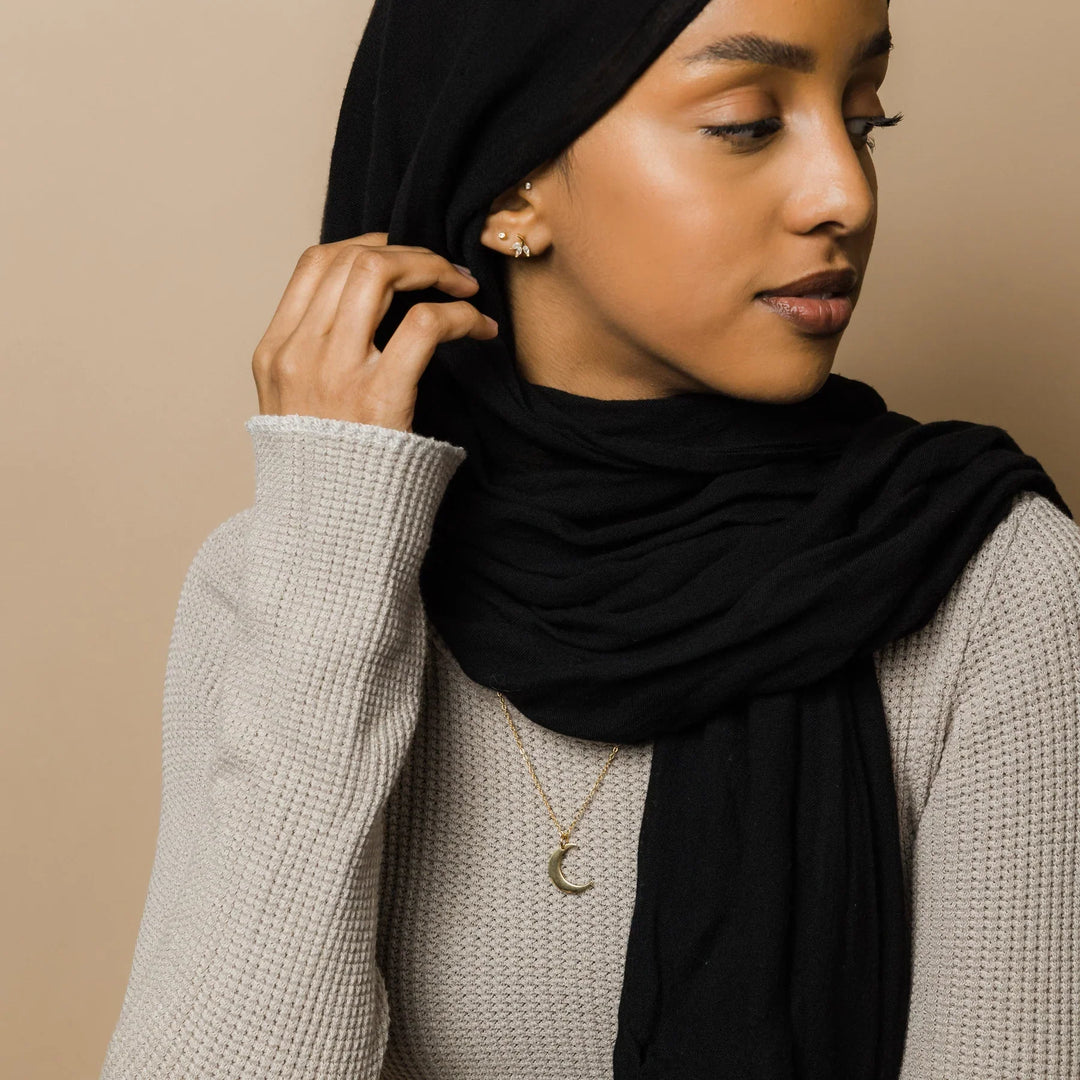 Qalbiya Nurani Crescent Necklace