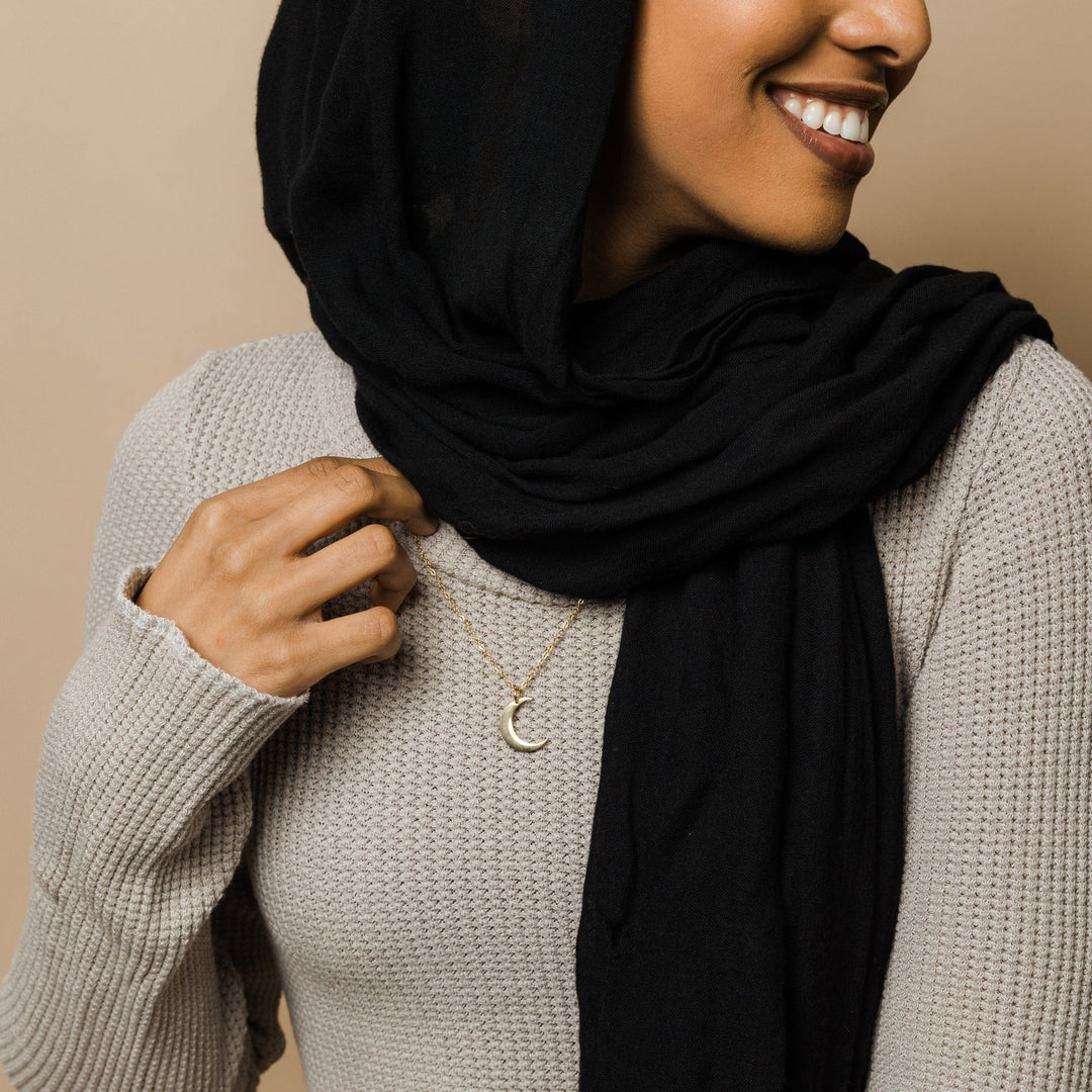 Qalbiya Nurani Crescent Necklace