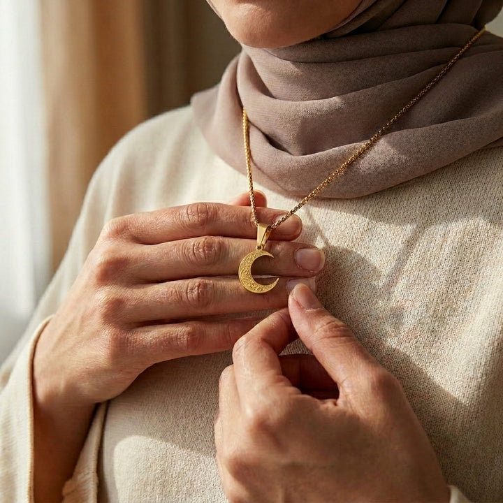 Collier croissant Qalbiya Celestia