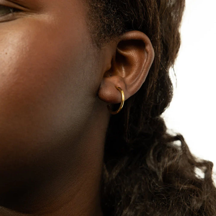 Qalbiya Hoop Aura Earrings