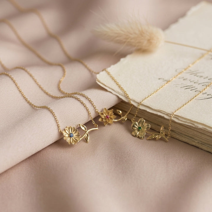 Collier de fleur de naissance Petite Bloom