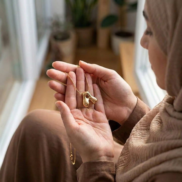 قلادة قمر حياة شارم